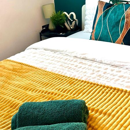 Beautiful Studio Flat Hotel เพอร์ลีย์ ภายนอก รูปภาพ